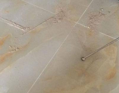 都匀瓷砖空鼓维修公司分享粘合剂选择不当在瓷砖铺贴过程中可能导致以下问题